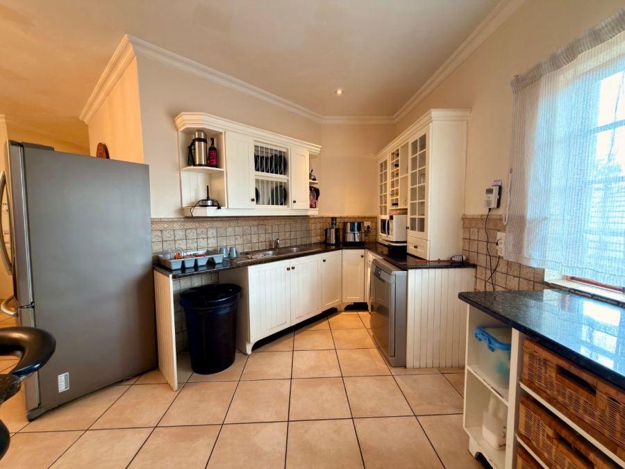 To Let 3 Bedroom Property for Rent in Landsmeer Residential Estate North West